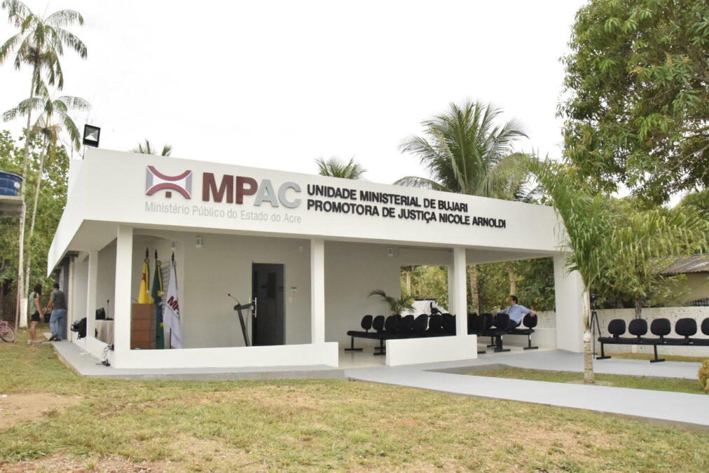 MPAC aciona prefeito de Bujari por improbidade administrativa após distribuição de dinheiro em evento público