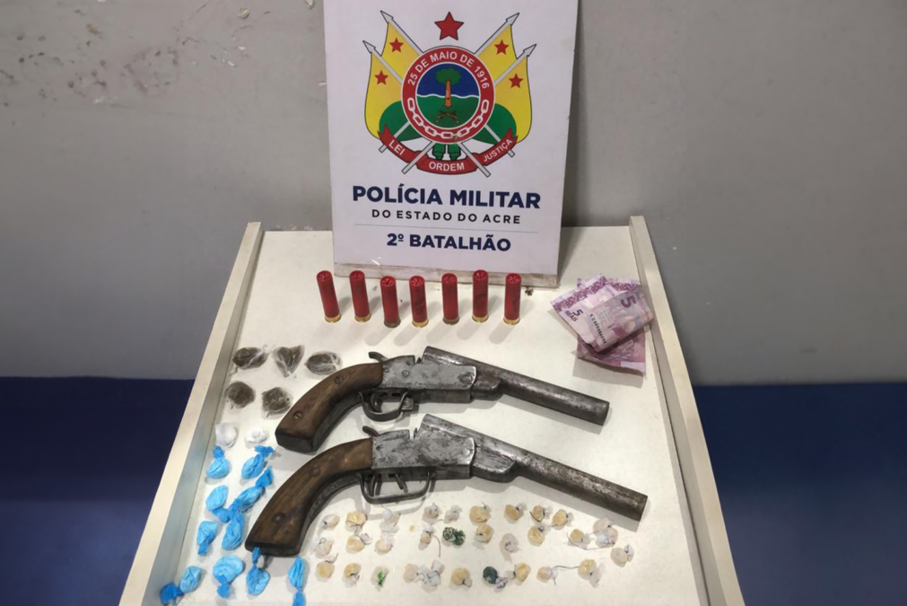 PM impede ação criminosa no Triângulo, apreende armas e drogas e prende suspeito em Rio Branco