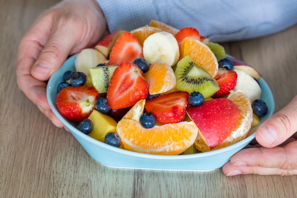 Fruta rica em potássio ajuda o intestino e protege os vasos sanguíneos