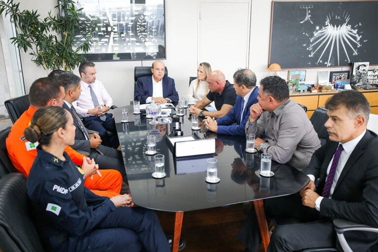 ibaneis-diz-que-lutara-por-paridade-das-forcas-de-seguranca-com-a-pf