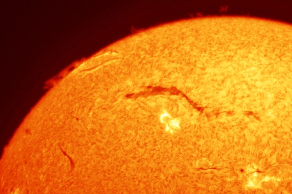 erupcao-solar-intensa-interrompe-comunicacao-por-radio-na-terra