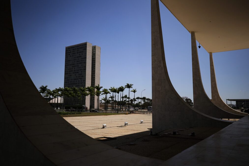 Votação da LDO é adiada em meio à tensão entre governo e Congresso
