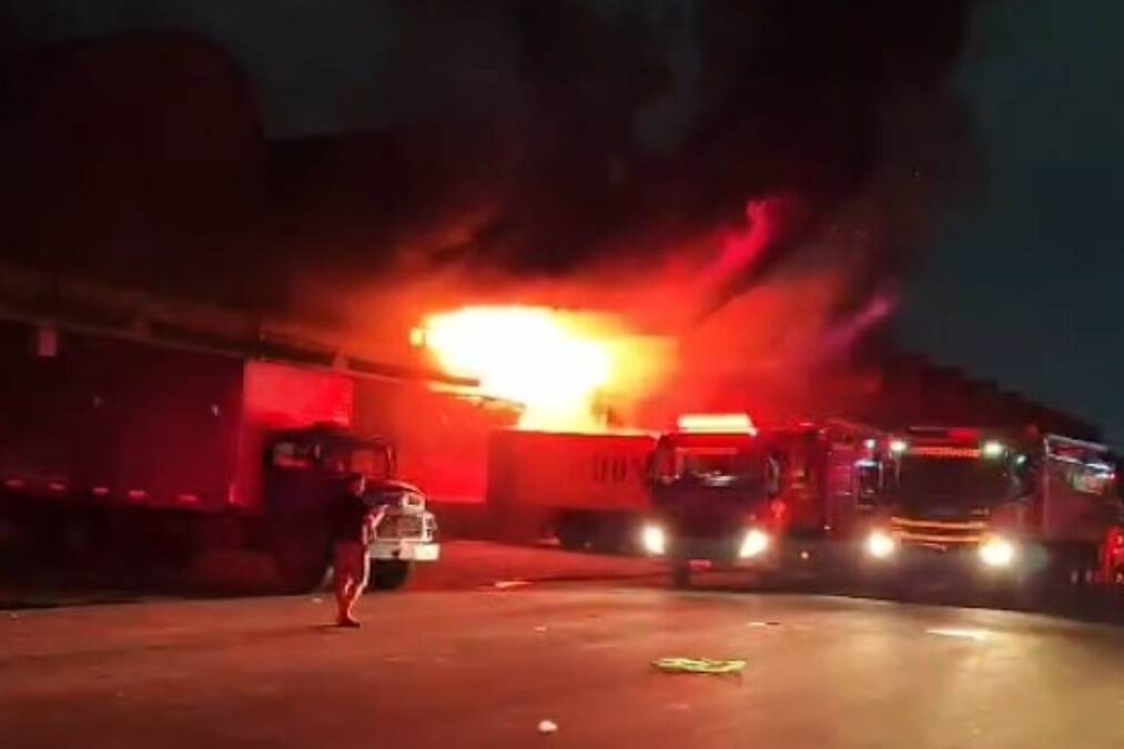 Incêndio atinge Ceasa do Rio de Janeiro e causa destruição