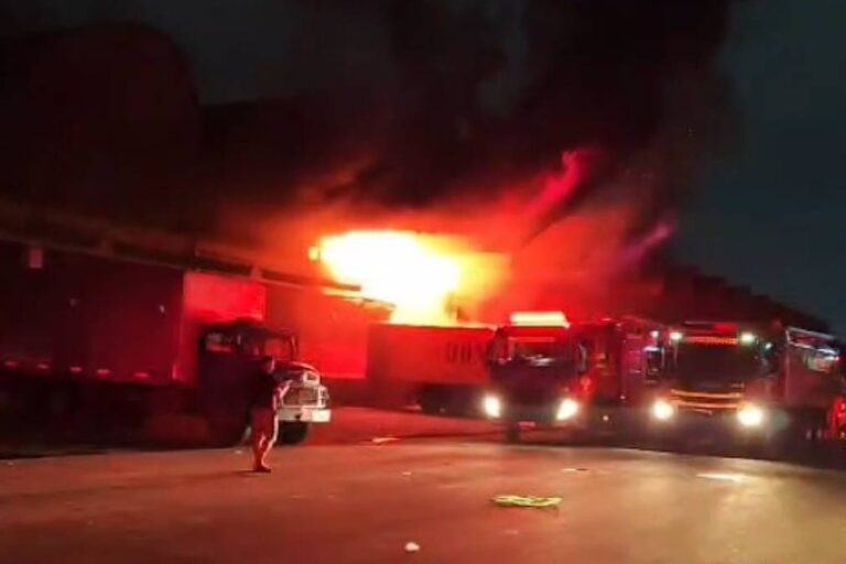incendio-atinge-ceasa-do-rio-de-janeiro-e-causa-destruicao