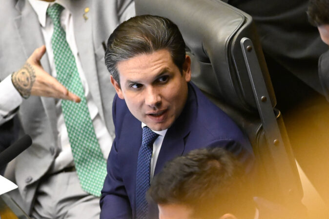 sindicatos-vao-ao-stf-e-acusam-motta-de-“desviar”-advocacia-da-camara