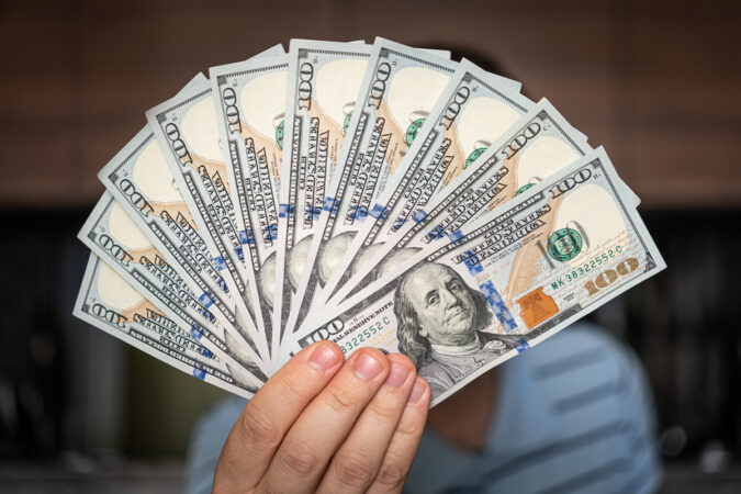 dolar-cai-e-bolsa-bate-recorde-com-“consenso”-de-queda-de-juro-nos-eua