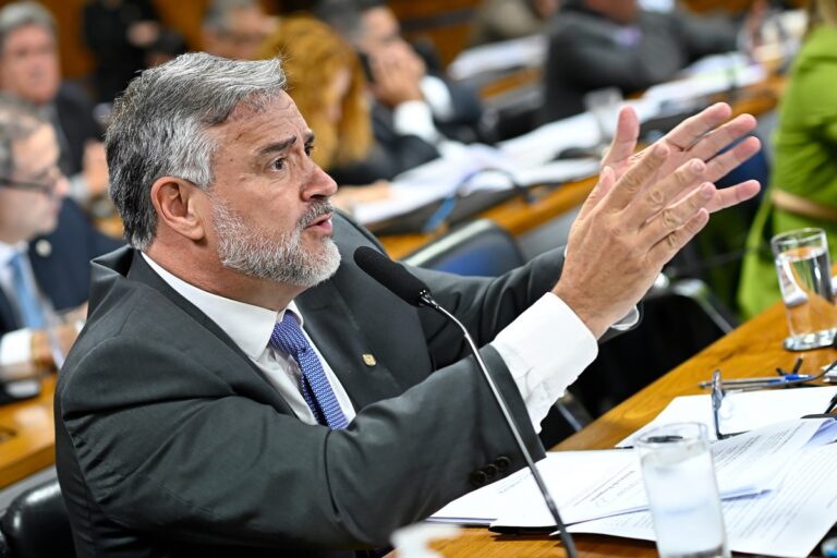 paulo-pimenta-rebate-ataques-a-lulinha-na-cpmi-do-inss:-“leviandade”