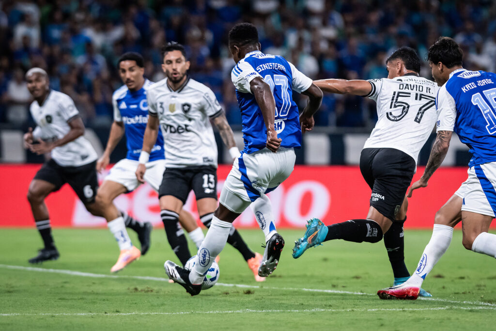 brasileirao:-confira-os-melhores-momentos-de-cruzeiro-2-x-2-botafogo