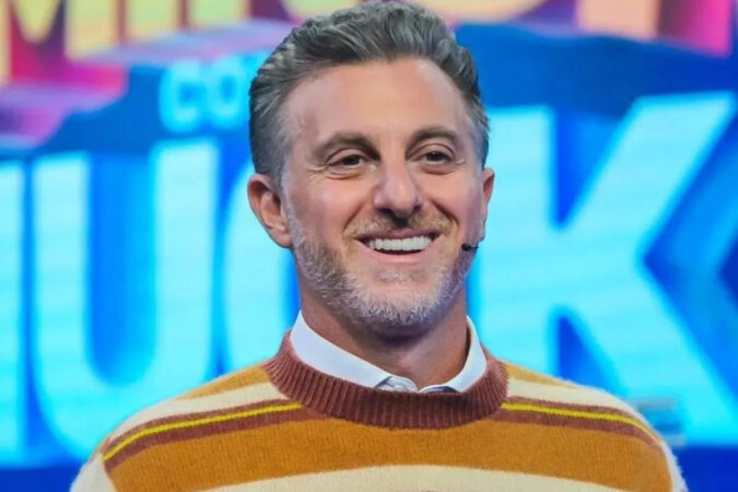 o-que-diz-luciano-huck-sobre-pedir-que-indigenas-guardassem-celulares