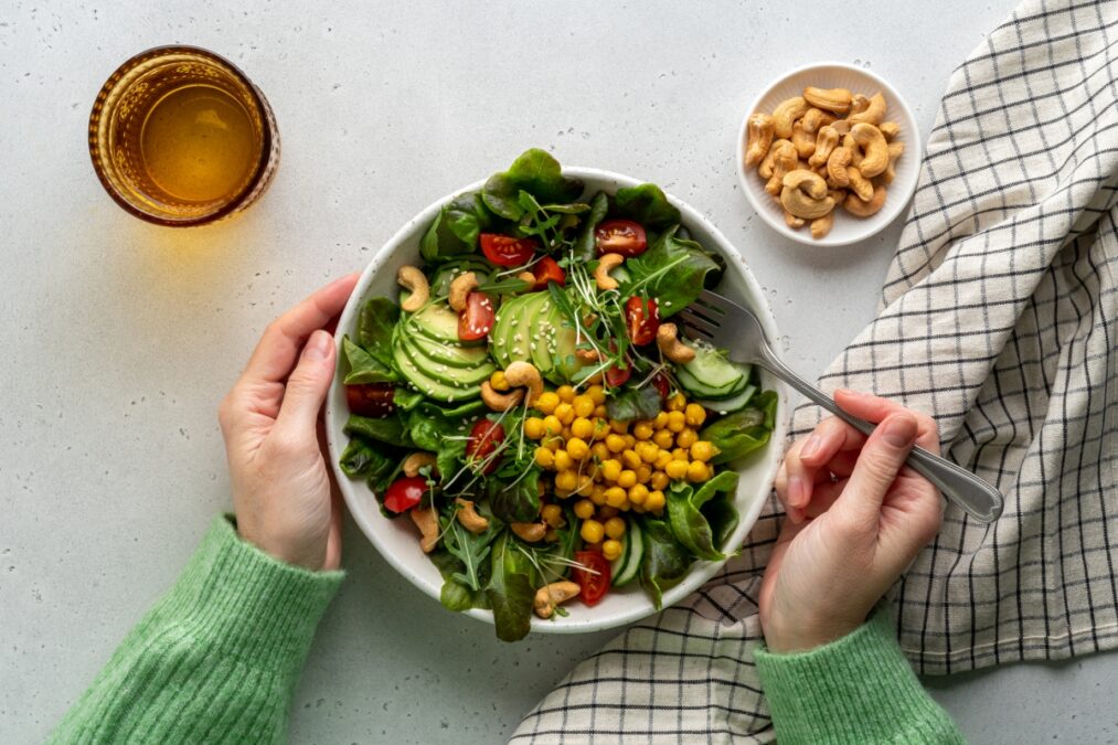 Seguir estas dietas “virais” pode engordar e causar queda de pressão