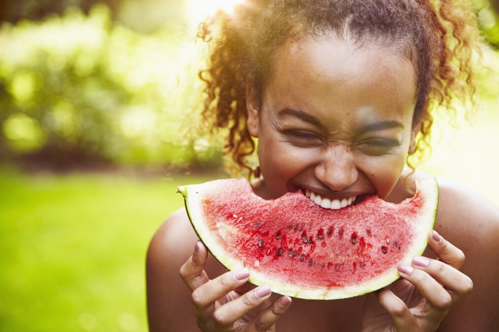 Nutricionista revela 7 dicas para boa alimentação no calor