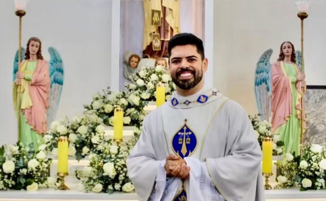 Padre some antes de missa e é achado morto na casa paroquial