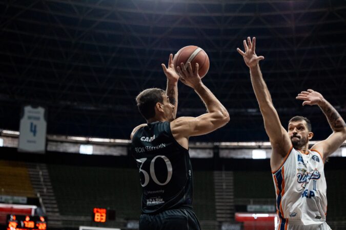 com-show-de-von-haydin,-brasilia-basquete-derrota-unifacisa-pelo-nbb