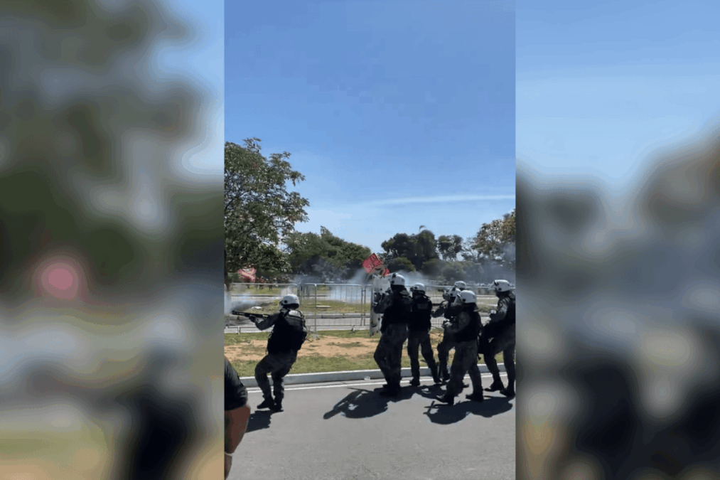 Com tiros de bala de borracha, PMRJ dispersa torcida do Flamengo. Veja