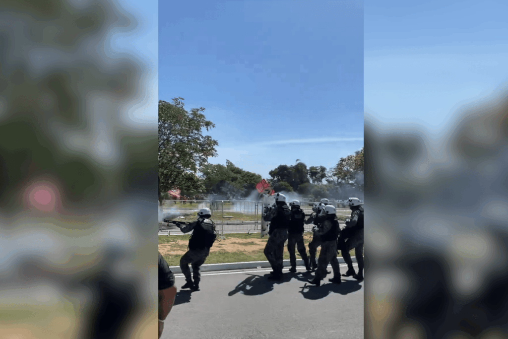 com-tiros-de-bala-de-borracha,-pmrj-dispersa-torcida-do-flamengo.-veja
