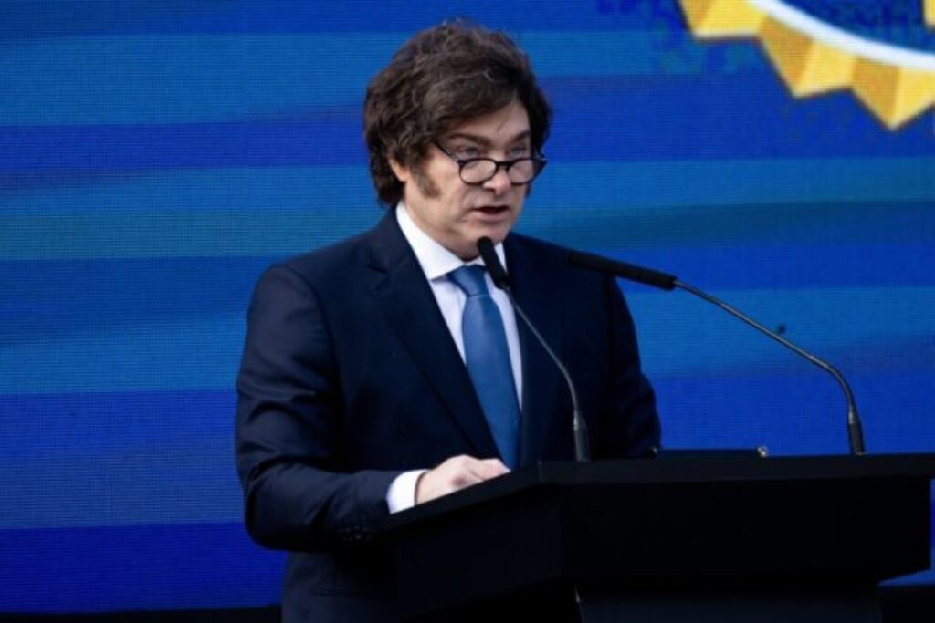 milei-faz-postagem-indicando-apoio-a-candidatura-de-flavio-bolsonaro