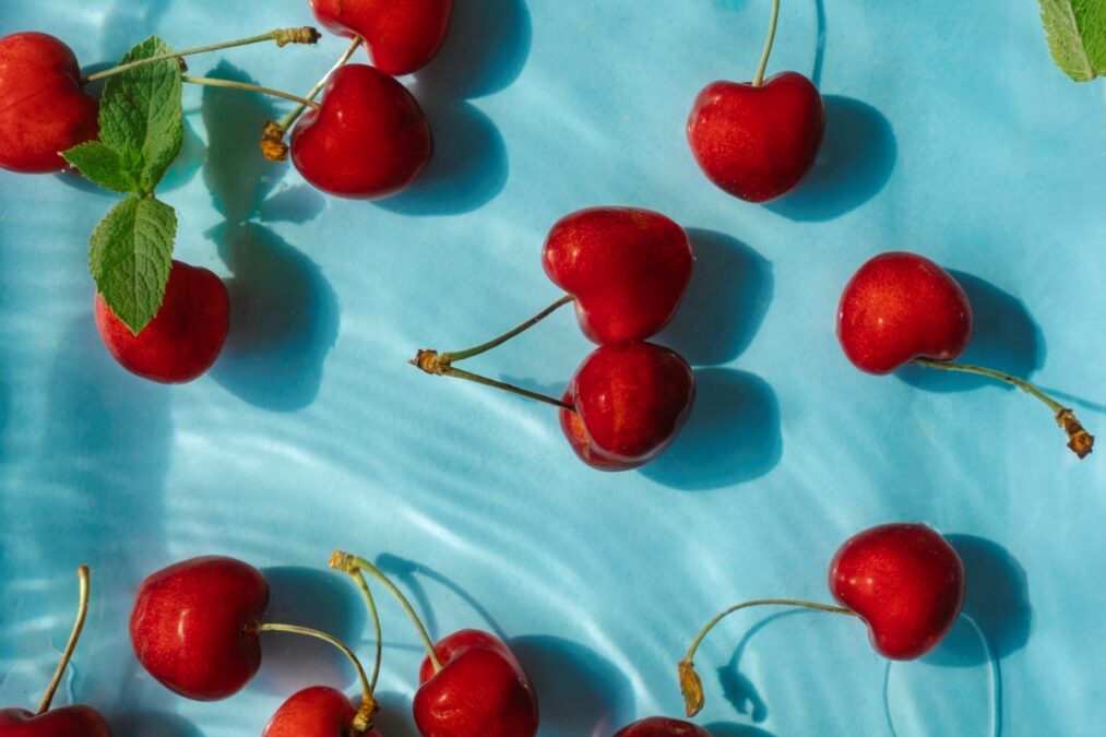 7 benefícios impressionantes das cerejas para a saúde, segundo nutri