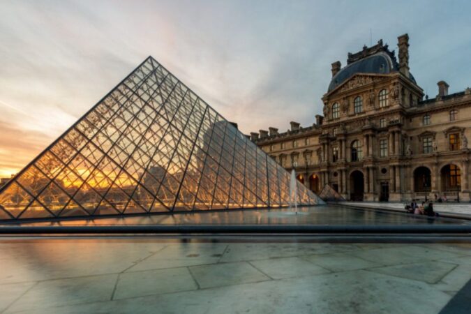 vazamento-de-agua-danifica-400-livros-do-acervo-do-museu-do-louvre