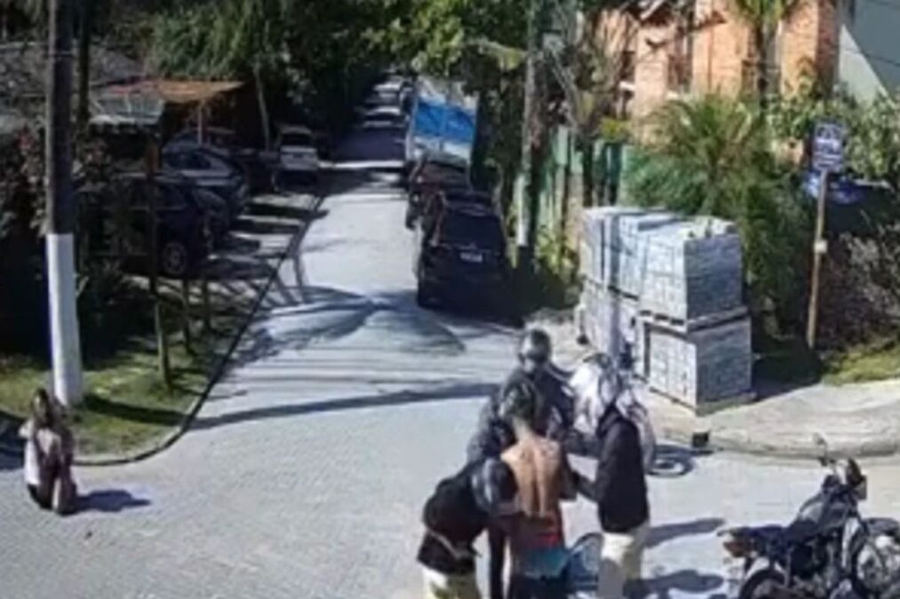 Assalto à luz do dia: quadrilha rouba joias de homem no litoral de SP