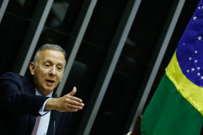 quem-e-aguinaldo-ribeiro,-deputado-que-empregou-funcionaria-fantasma