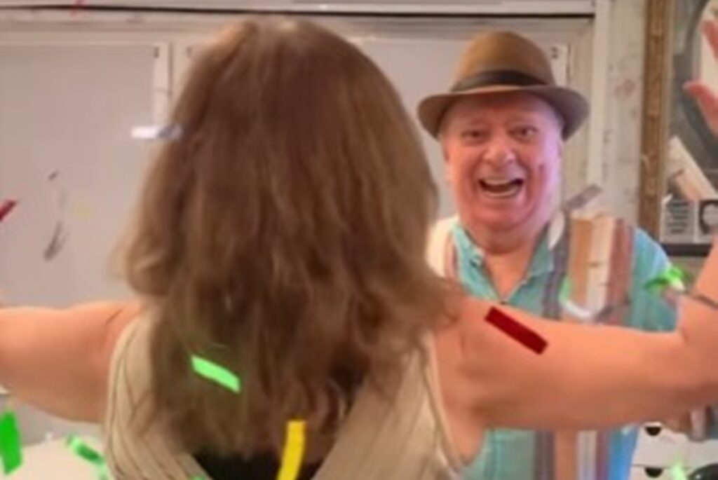 raul-gil-aparece-dancando-com-a-filha-apos-barraco-publico;-veja