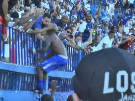 jogador-que-atuou-com-tornozeleira-eletronica-faz-gol-de-titulo-da-3a-divisao-do-cariocao