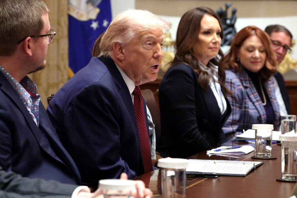 tarifaco:-trump-anuncia-auxilio-de-us$-12-bilhoes-para-agricultores