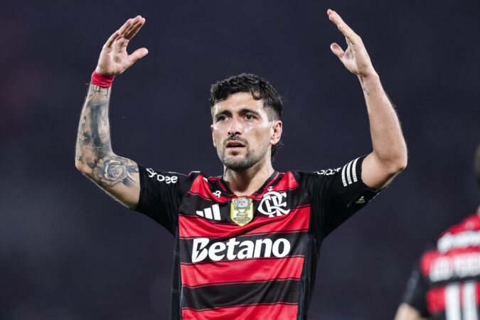 premio-brasileirao:-arrascaeta-e-eleito-o-melhor-jogador-pela-cbf