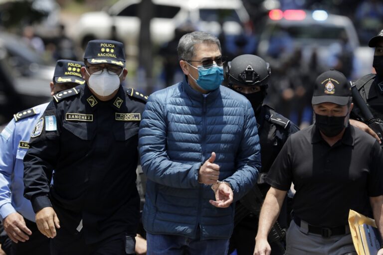 justica-de-honduras-determina-prisao-de-ex-presidente-perdoado-por-trump