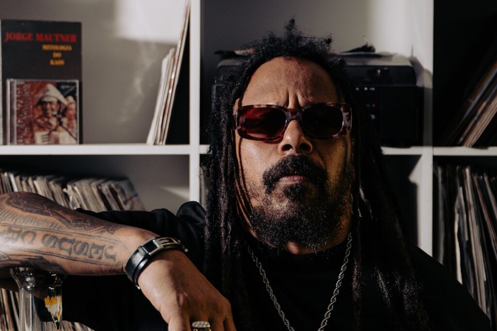 Marcelo Falcão fala da expectativa de voltar aos palcos após acidente marcelo-falcao-fala-da-expectativa-de-voltar-aos-palcos-apos-acidente