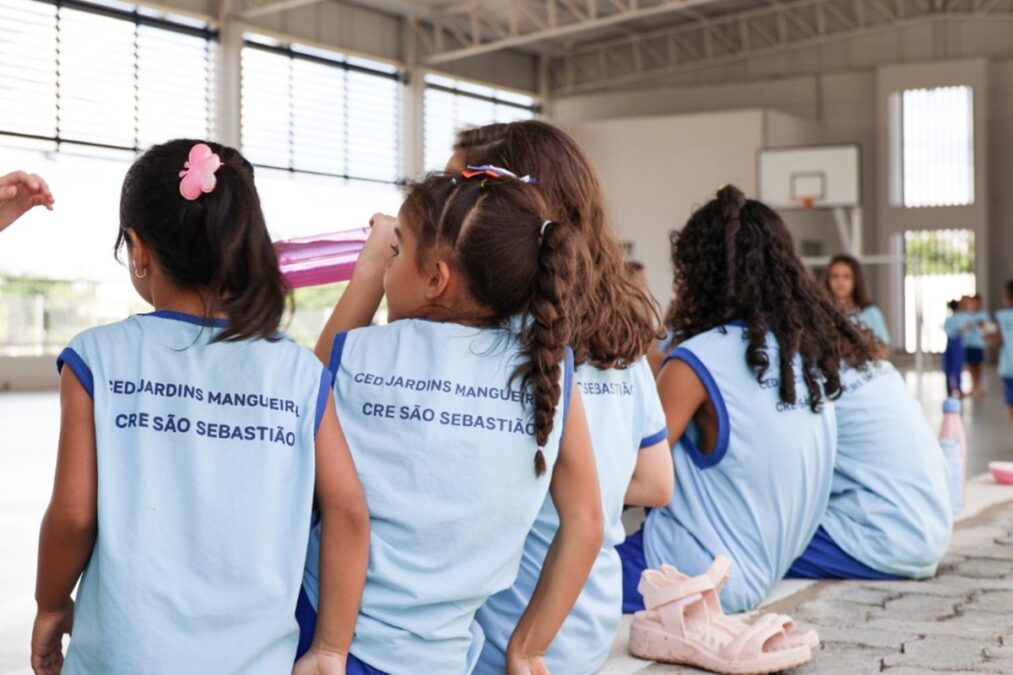 Cartão Uniforme Escolar começa a ser entregue este mês. Veja datas