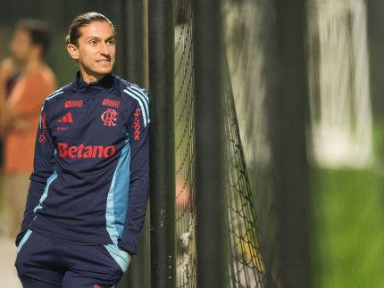 filipe-luis-nega-favoritismo-e-projeta-jogo-equilibrado-contra-o-cruz-azul-no-catar