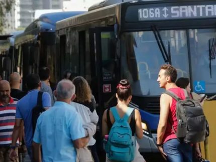 motoristas-e-cobradores-convocam-greve-dos-onibus-em-sp-por-atraso-do-13o