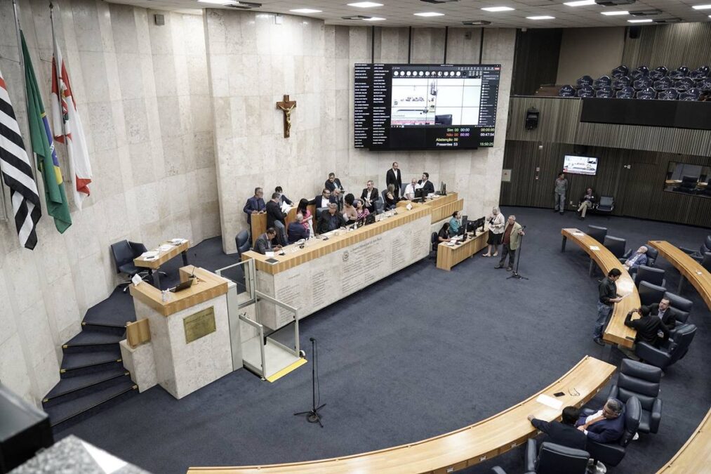 Servidor que agrediu procurador se aposenta com R$ 21 mil de salário