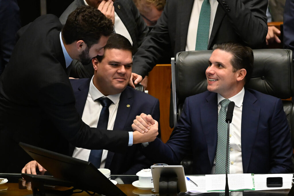 centrao-paga-a-primeira-parcela-do-acordo-com-o-bolsonarismo