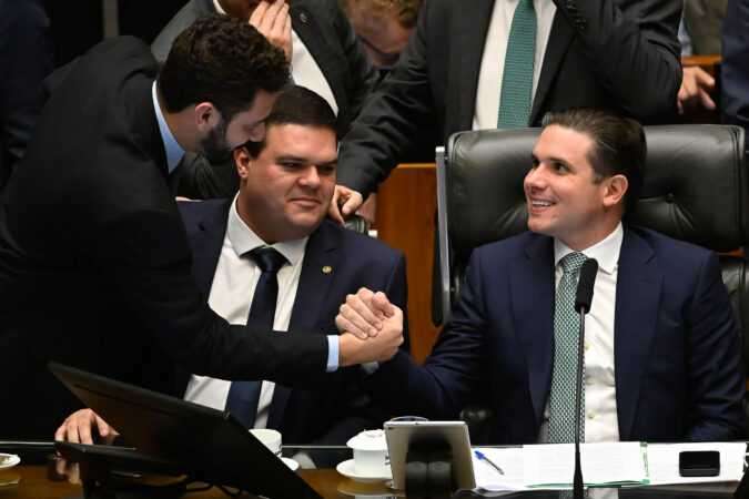 centrao-paga-a-primeira-parcela-do-acordo-com-o-bolsonarismo