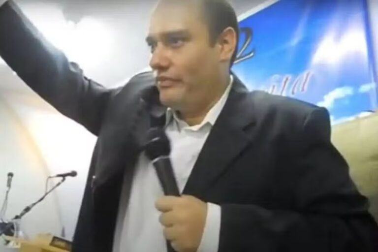 de-“nascer-dentes”-a-“cura-da-cegueira”:-pastor-e-condenado-por-fraude