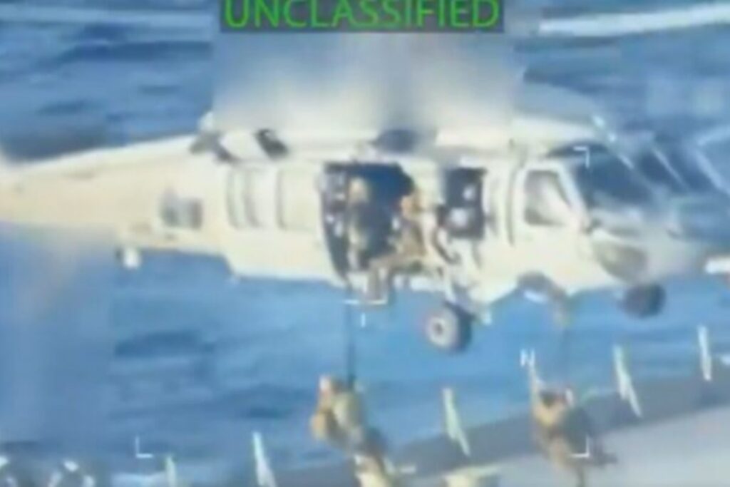 eua-divulgam-imagens-de-apreensao-de-petroleiro-na-costa-da-venezuela