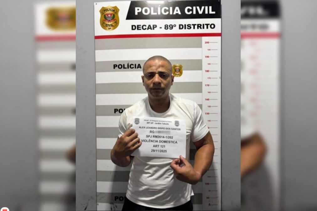 Como suspeito de bater e jogar a esposa do 10º andar reagiu à prisão