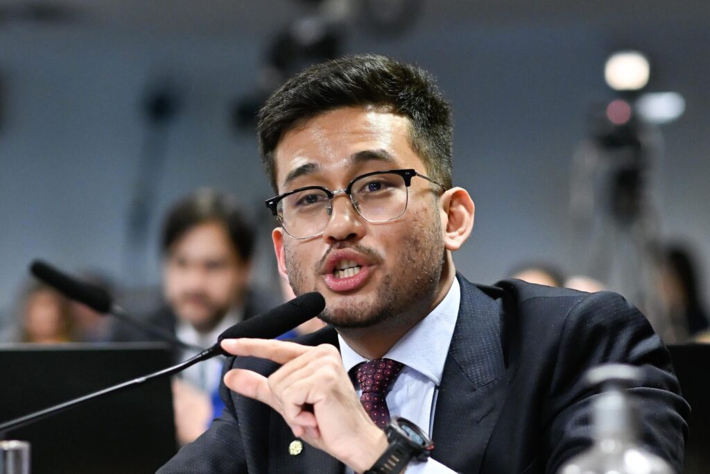 cobrado,-kim-kataguiri-justifica-voto-pro-glauber-braga