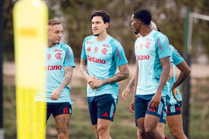 pedro-volta-a-treinar-pelo-flamengo-apos-lesao-na-coxa.-confira