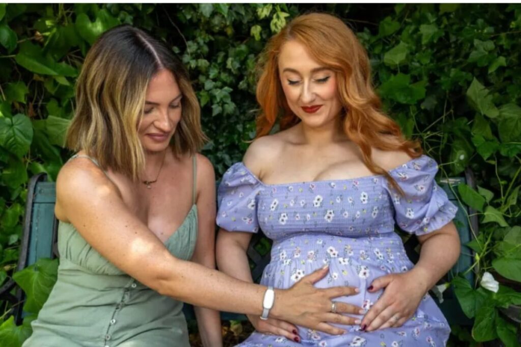 promessa-da-adolescencia:-mulher-gera-bebe-para-melhor-amiga