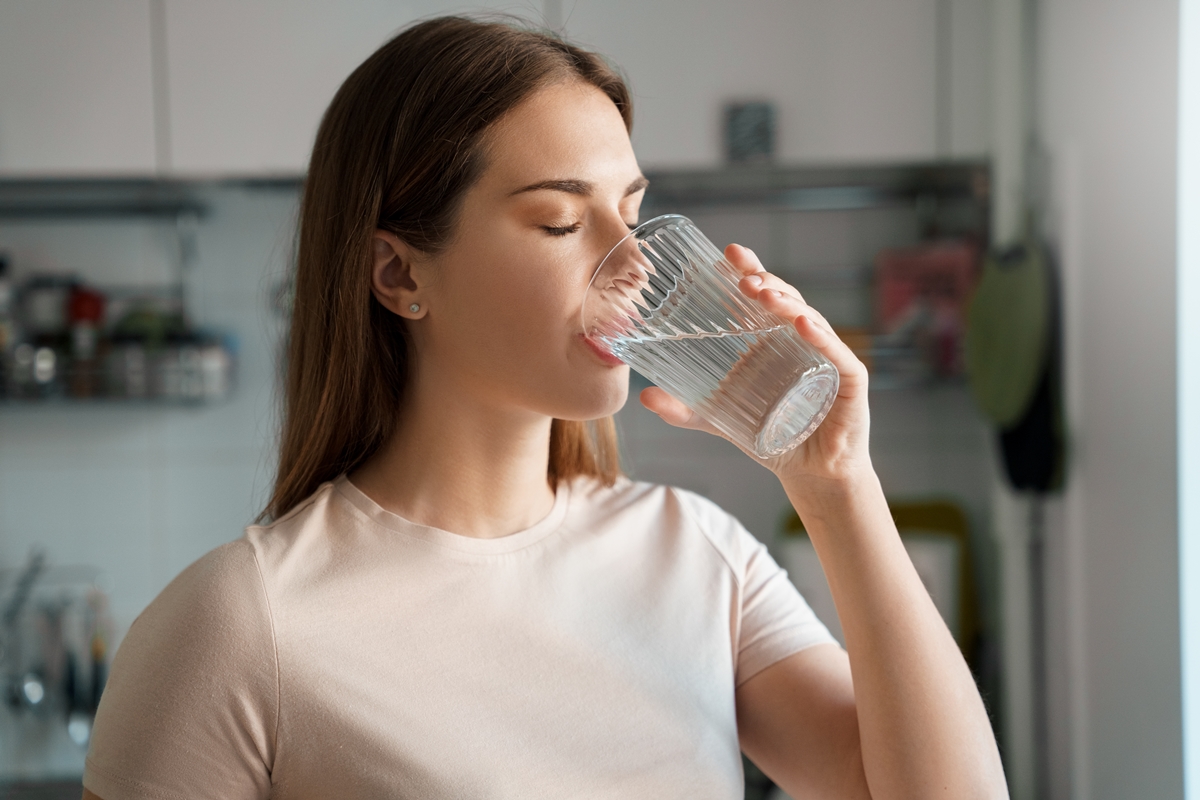 Não gosta de beber água? 5 formas para se hidratar de forma saudável