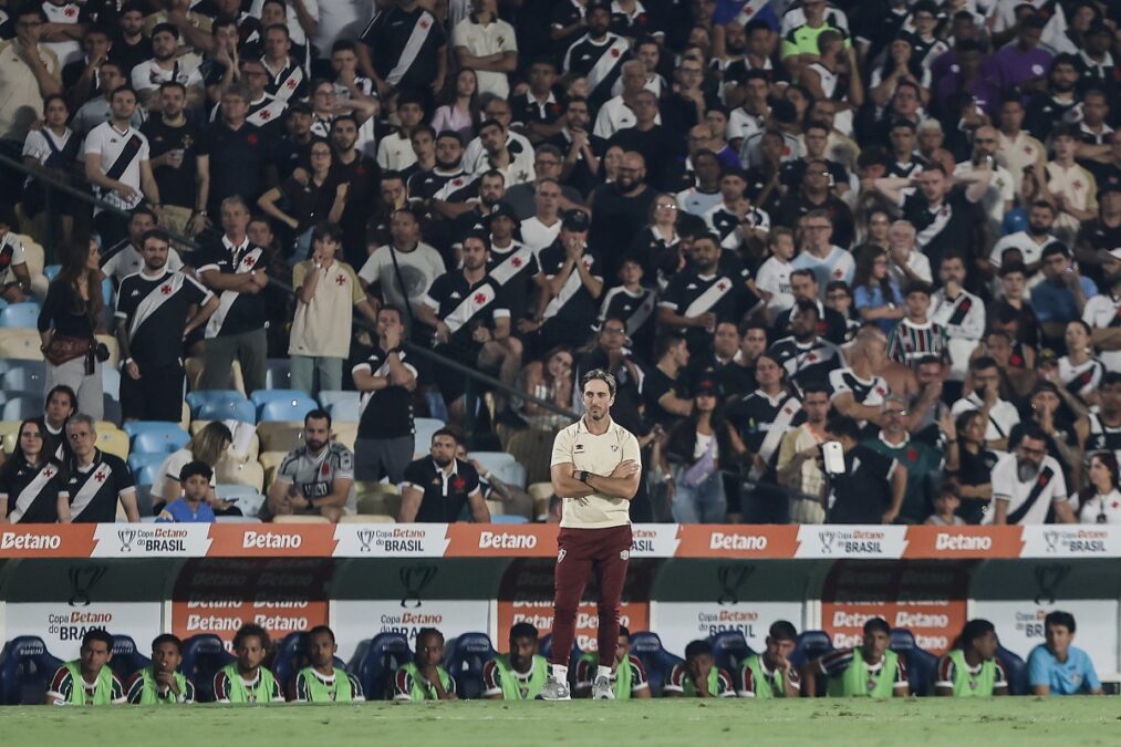 Zubeldía aponta equilíbrio após derrota do Fluminense para o Vasco