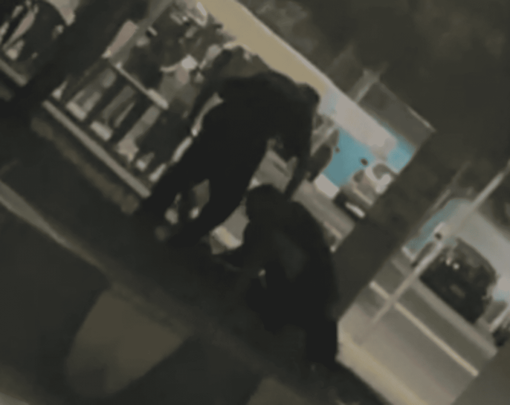 dupla-imobilizou-vitima-antes-de-esfaquea-la-no-pescoco-na-asa-norte