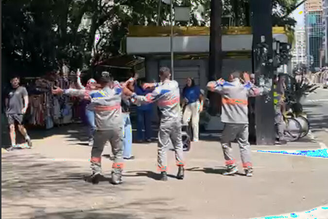 tecnicos-da-enel-gravam-dancinha-na-paulista-enquanto-sp-vive-apagao
