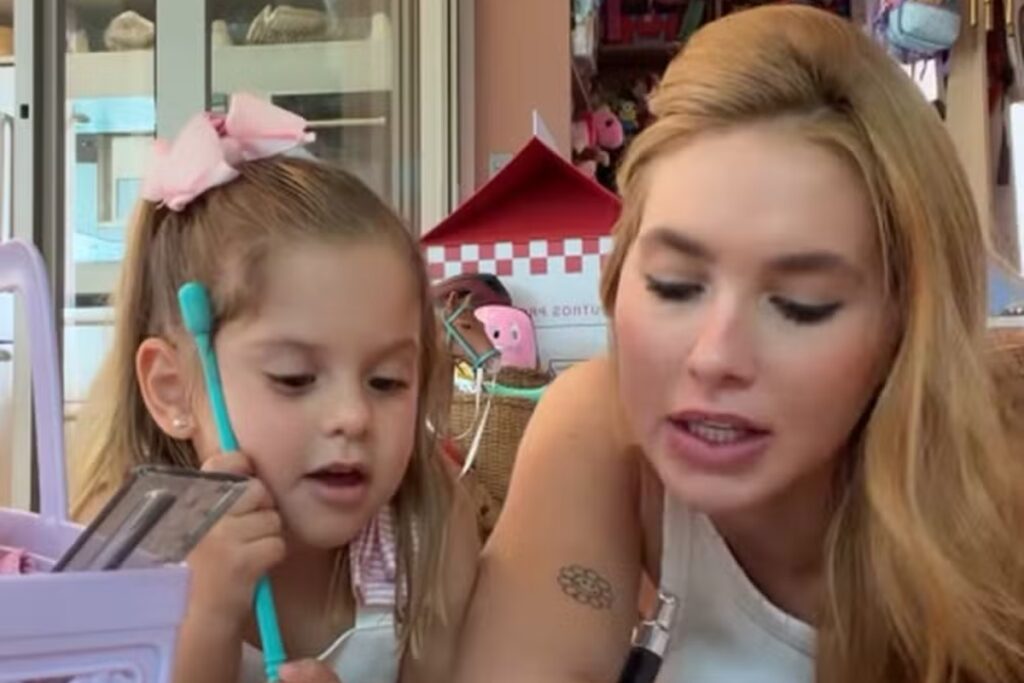 virginia-fonseca-e-criticada-ao-expor-sessao-de-terapia-de-maria-flor