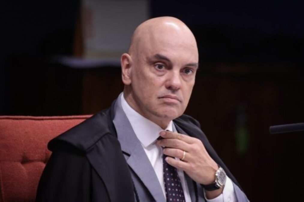 Moraes segue Gilmar Mendes em julgamento do foro privilegiado no STF