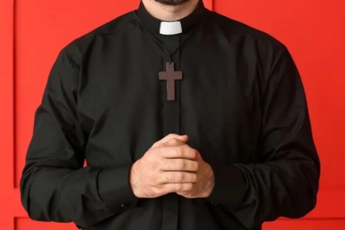 padre-e-indiciado-por-importunacao-sexual-contra-atendente-em-sc