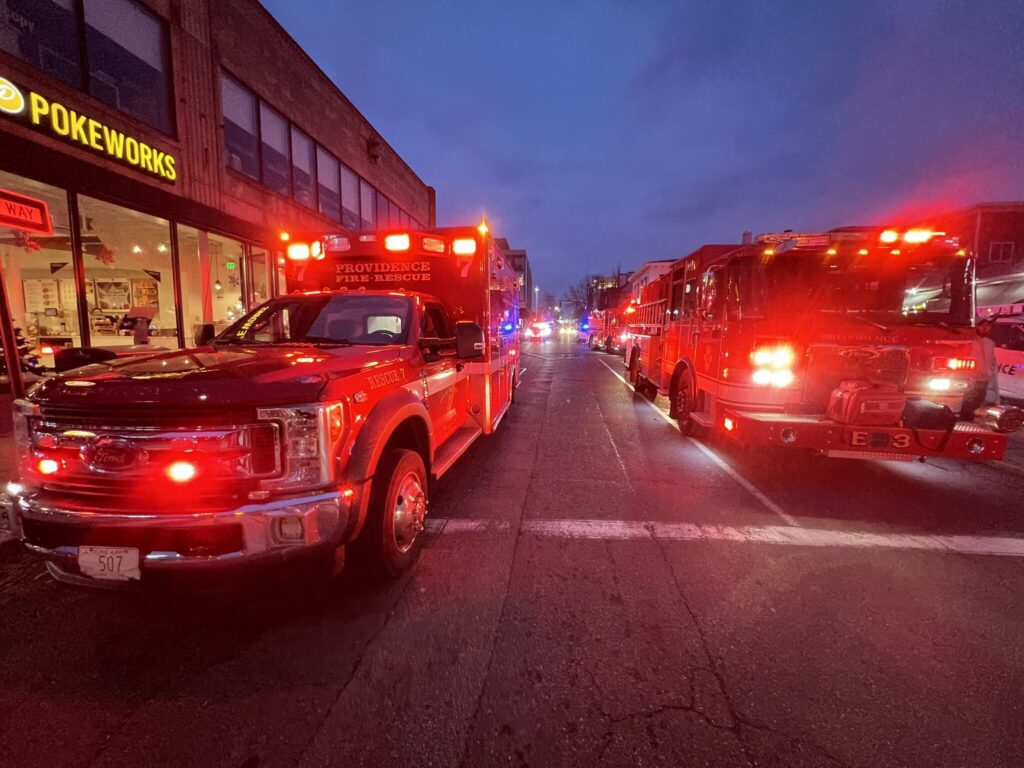 atirador-que-matou-estudantes-em-universidade-dos-eua-continua-em-fuga